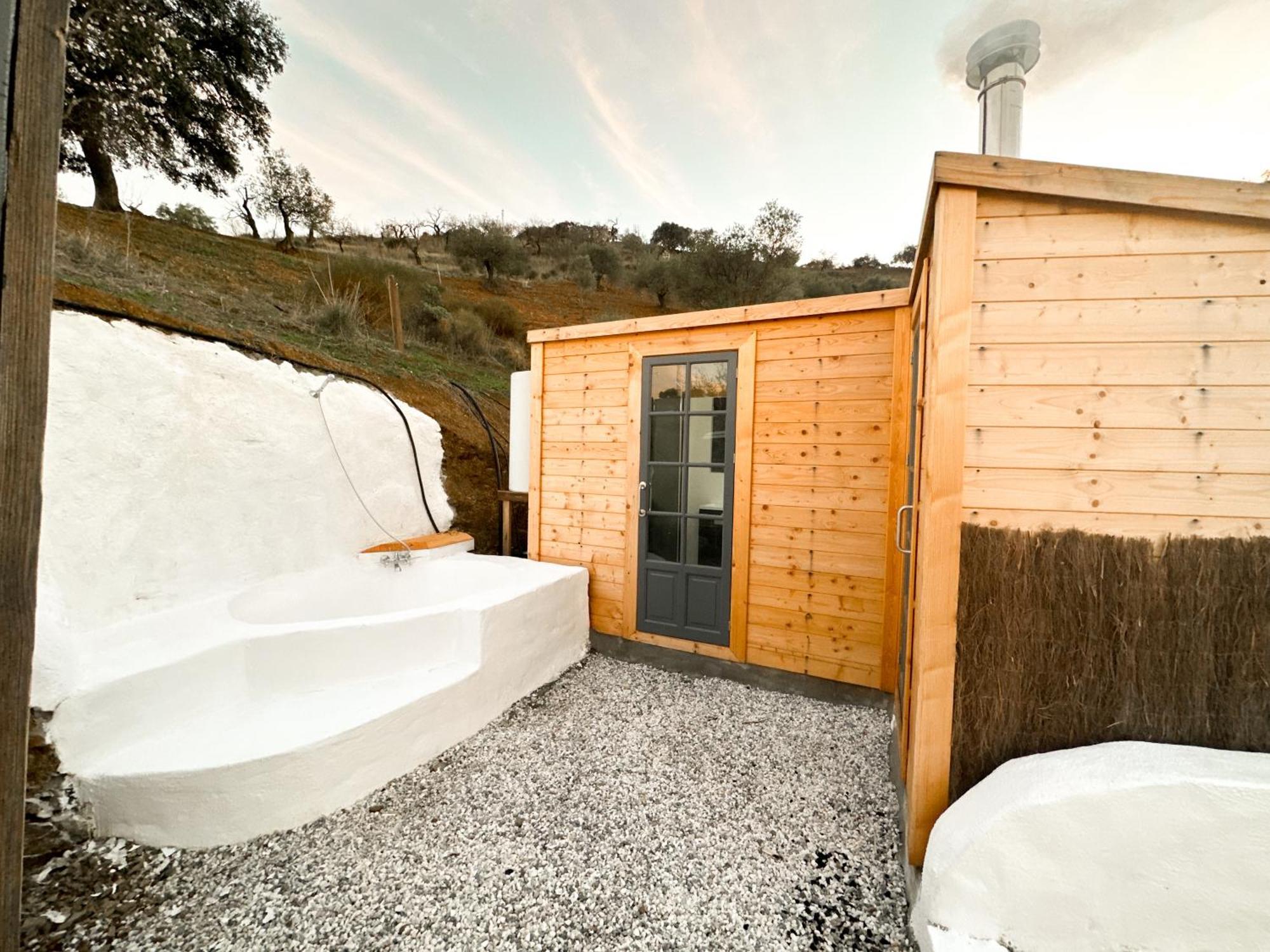 Romantic Accommodation - Hottub & Sauna Almogía المظهر الخارجي الصورة